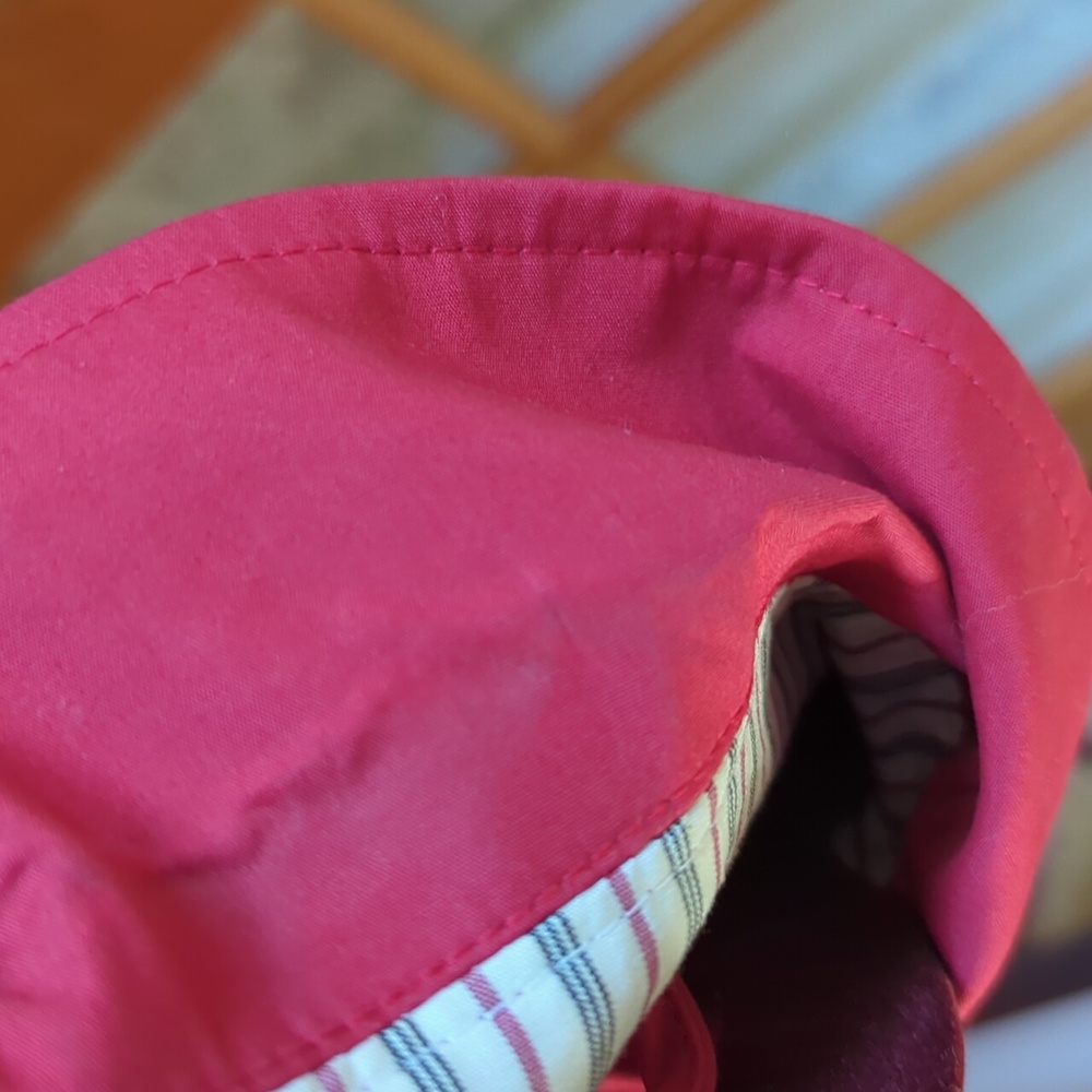 Red raincoat - Picture 6 of 7